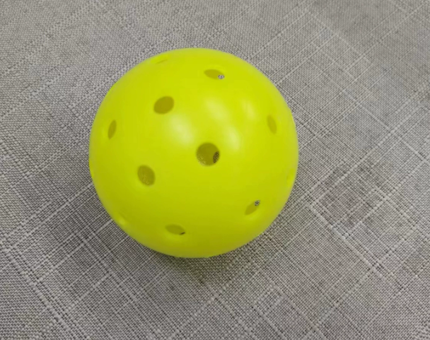 Outdoor Pickleball | 40 & 26-Hole Balls