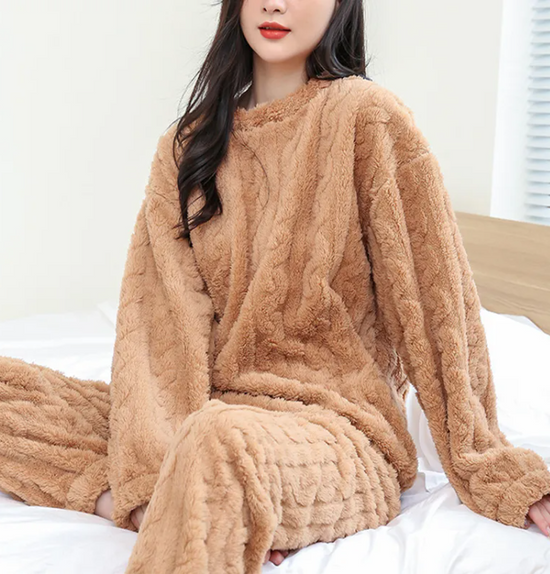 Pijama de Terciopelo Coral – Suave y Cómodo para Dormir